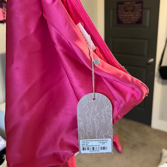 Super chic and sexy, pink strapless mini dress. - Picture 10 of 12